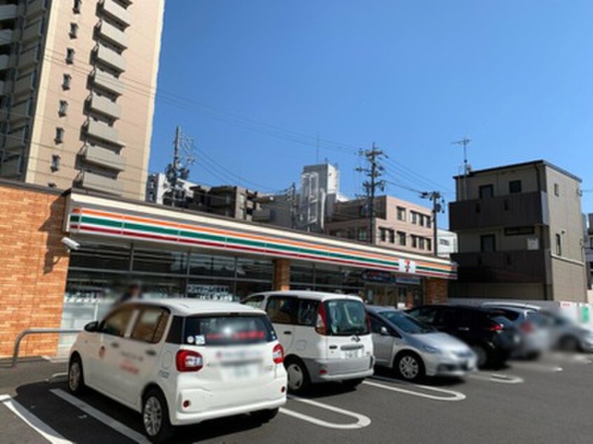 セブンイレブン名古屋萱場2丁目店(コンビニ)まで98m ウィステリア矢田