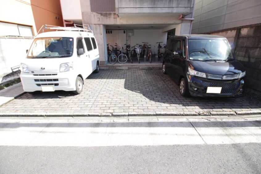 駐車場 HOUSE LOKO