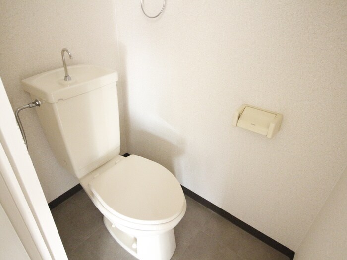 トイレ ファミ－ル東中島