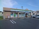 ファミリーマート中川千音寺店(コンビニ)まで553m グラフィージュ