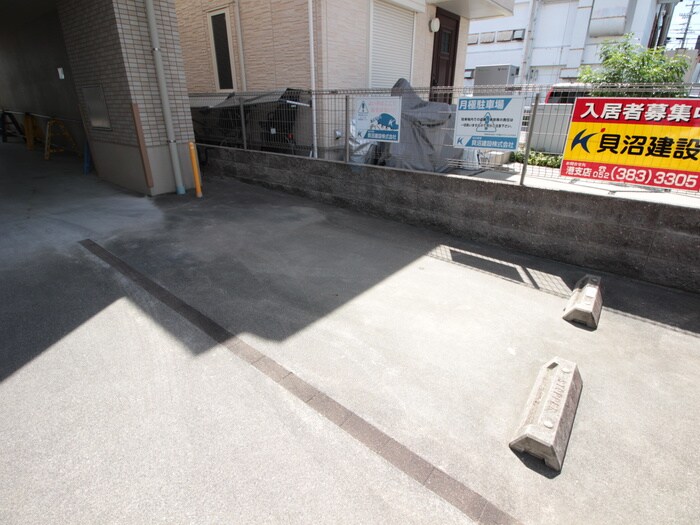 駐車場 シャルマン