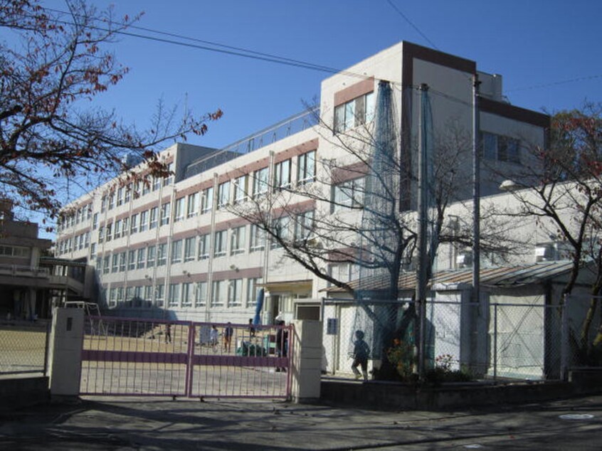 八事東小学校(小学校)まで492m 松栄マンション