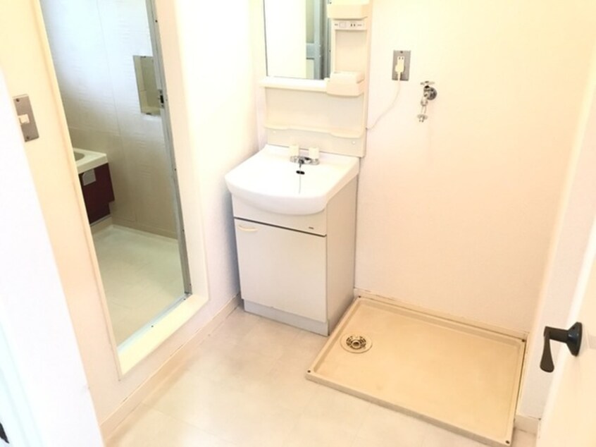 洗濯機置場 ロイヤルガ－デンＫ