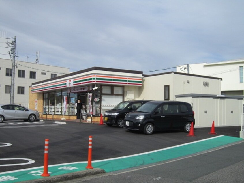 セブンイレブン(コンビニ)まで358m サクセス山根