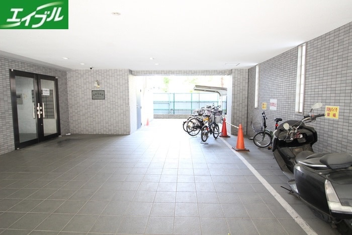 駐輪場 音羽壱番館ＳＡＫＡＥ