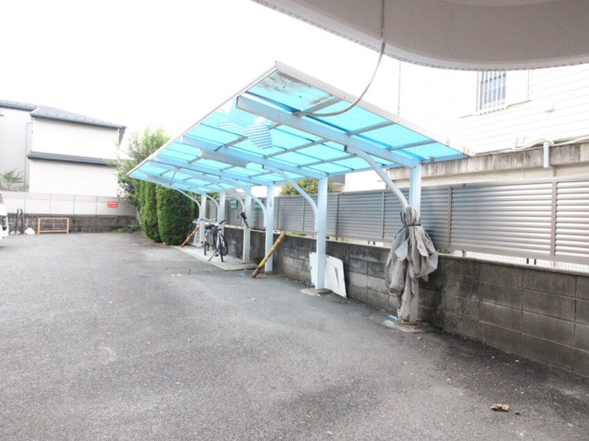 駐輪場 フローレスタナベ