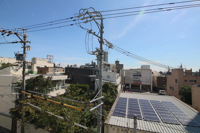 室内からの展望 ｶ-ｻﾀｶﾐ覚王山