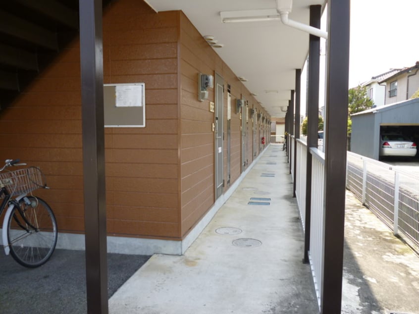 エントランス部分 Surplus One 栄山