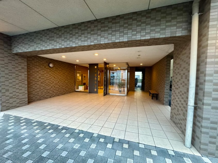 エントランス部分 ロイヤルスクエア