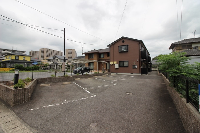 駐車場 アンプルールブワ　レイ