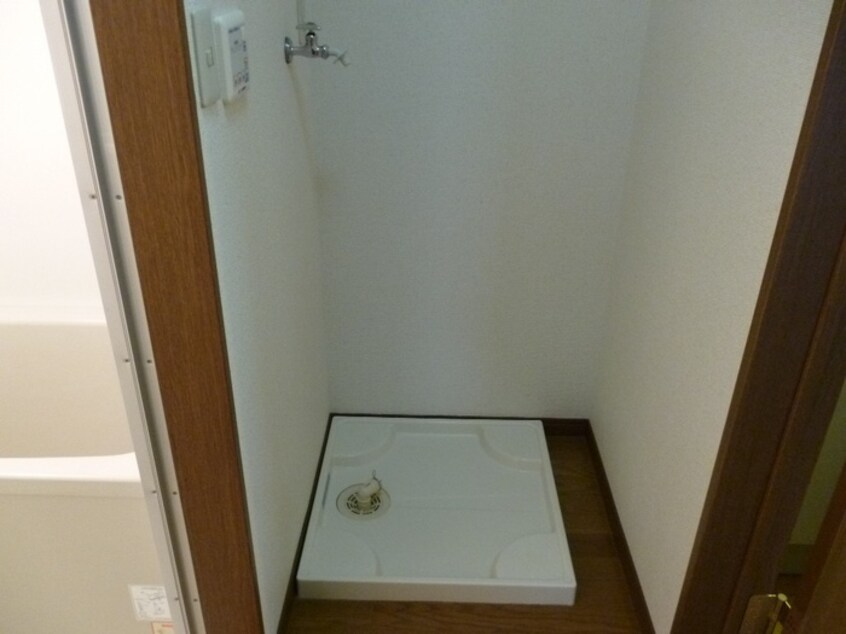 洗濯機置場 アンプルールブワ　レイ