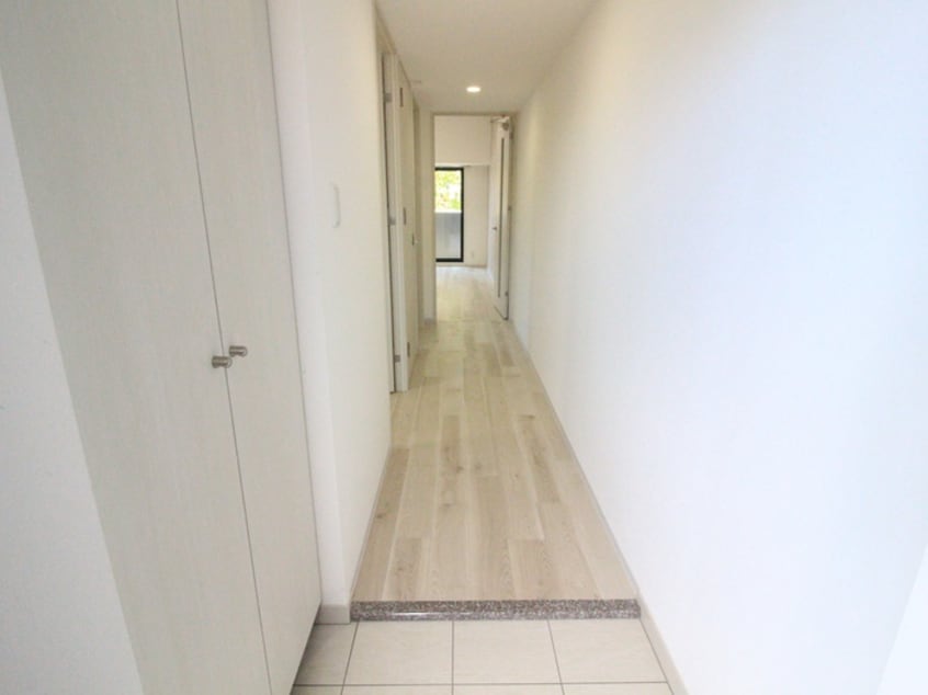 廊下 プレイス白壁