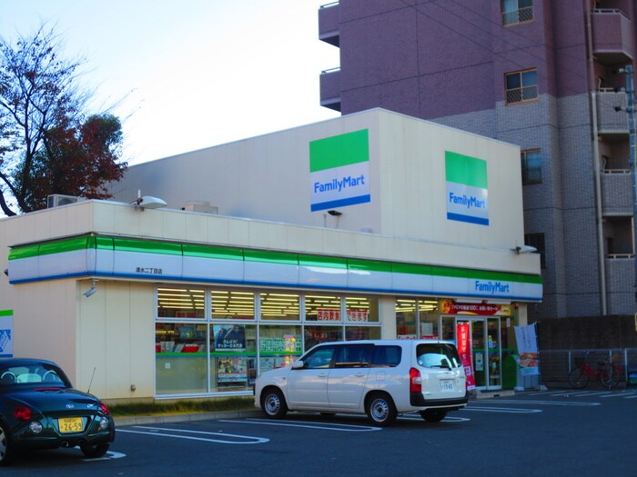 ファミリーマート 清水二丁目店(コンビニ)まで214m ビハ－ラ白壁