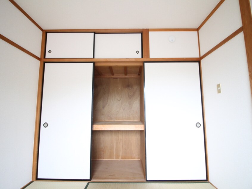 収納 レイクヒルズマンション