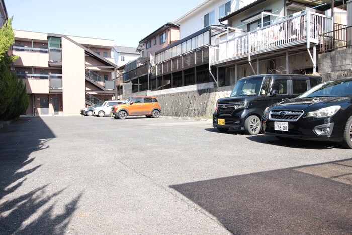 駐車場 メゾン庄名