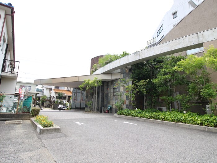 いなぐま整形外科(病院)まで50m 池場ハウス