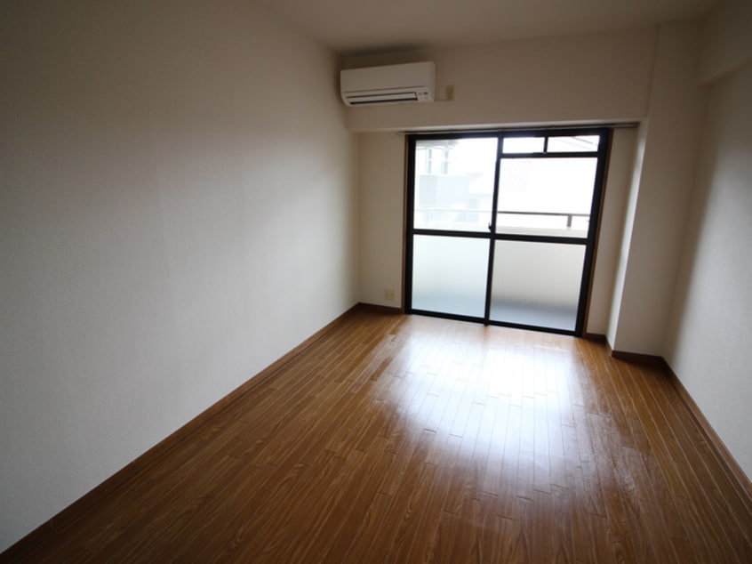 居室 ブロンズ森島