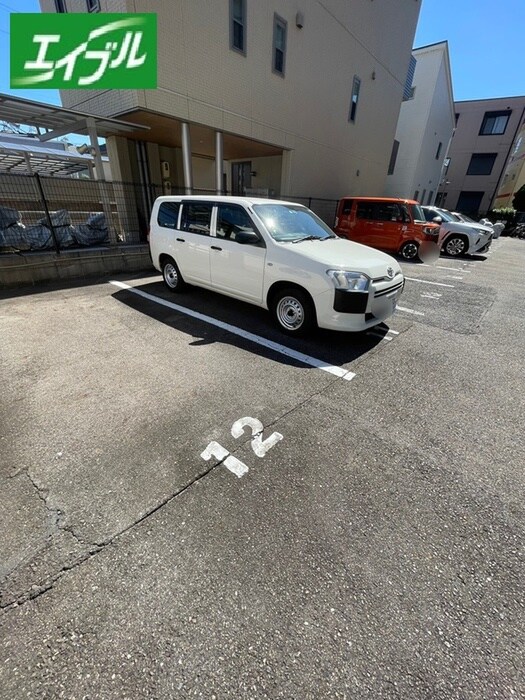 駐車場 ブロンズ森島