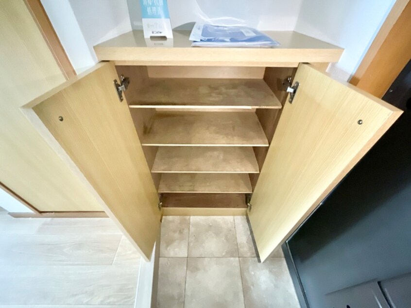 靴箱 美谷ハイツ柵下