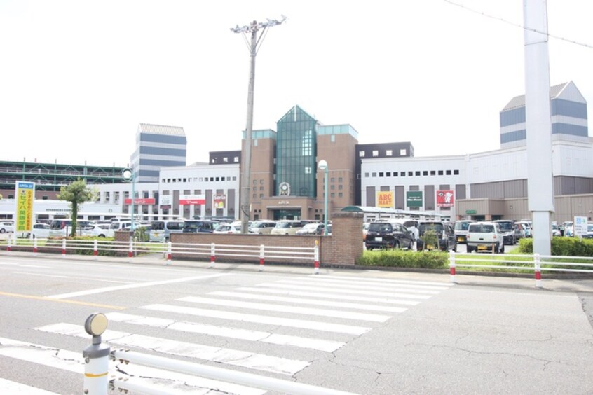 ギャラリエアピタ知立店(ショッピングセンター/アウトレットモール)まで532m パラッツオ南陽