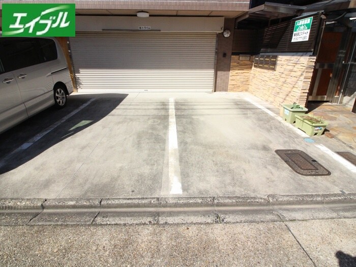 駐車場 PLEASANTプレザント