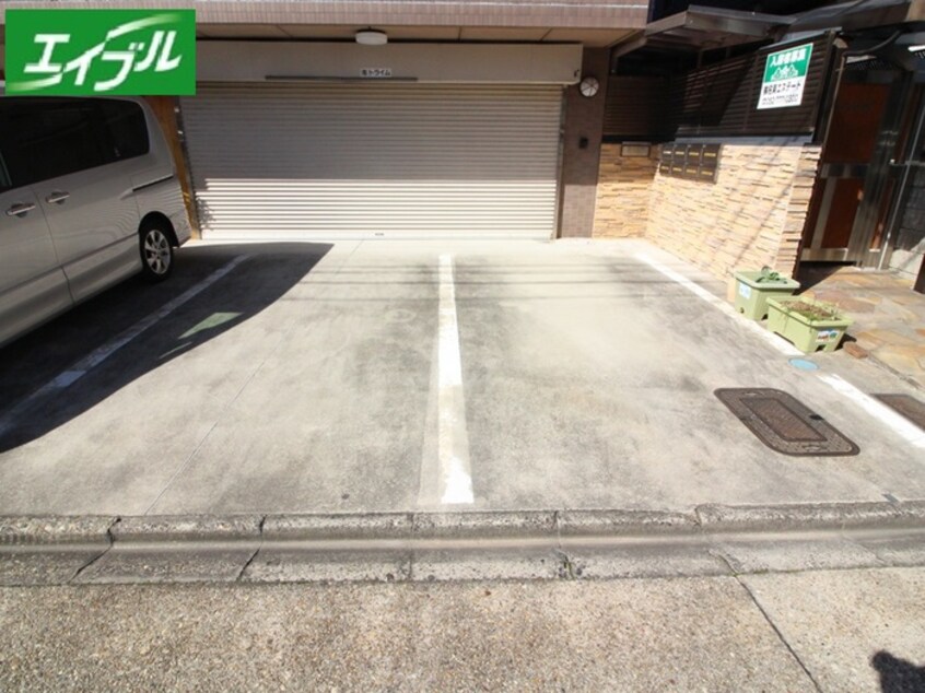 駐車場 PLEASANTプレザント