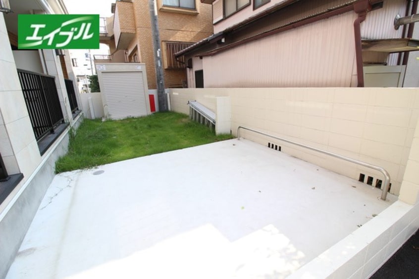 駐輪場 CENT FORCE HAKUUN