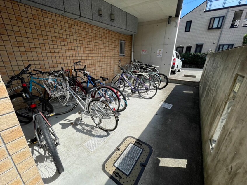 駐輪場 セオークス東山