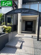 エントランス部分 リバ－エイト南分