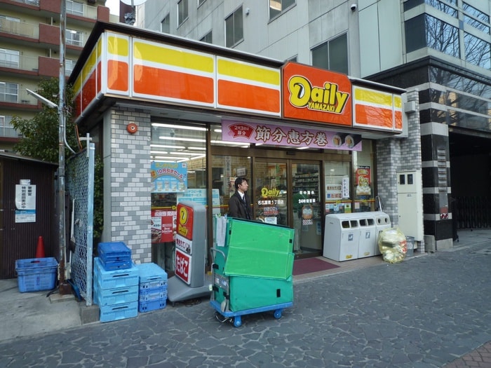 デイリーヤマザキ(コンビニ)まで268m ﾌﾟﾚｻﾝｽ錦ﾌﾟﾚﾐｱﾑ(206)