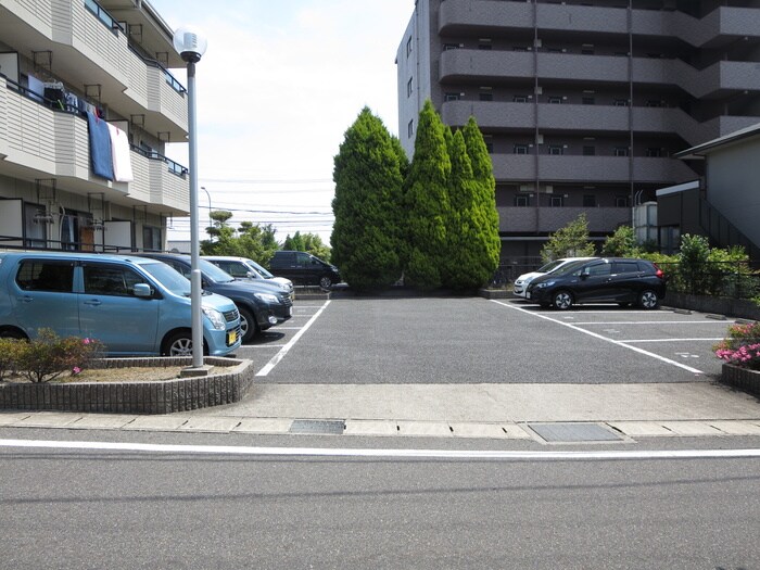 駐車場 サンフラワーハイツA棟