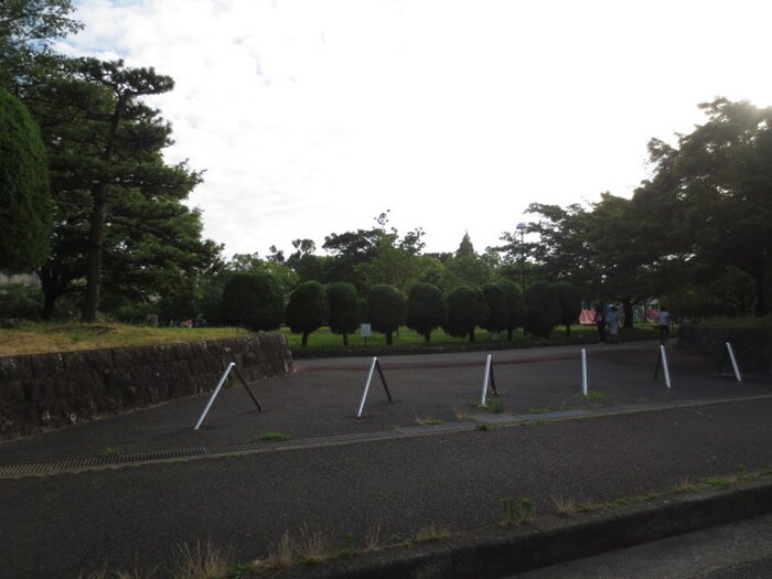 中央公園(公園)まで400m プレジオ北野