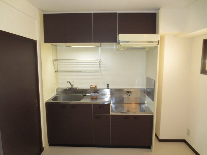 キッチン エムズハウス栄