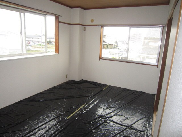 居室 サンリバ－ハイツ