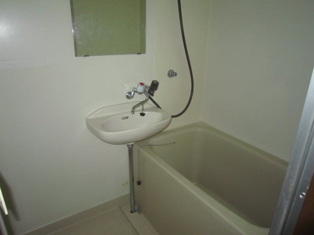 バス／シャワールーム等 サンリバ－ハイツ