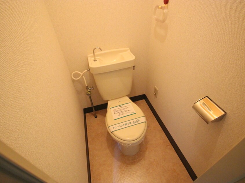 トイレ メゾン松降