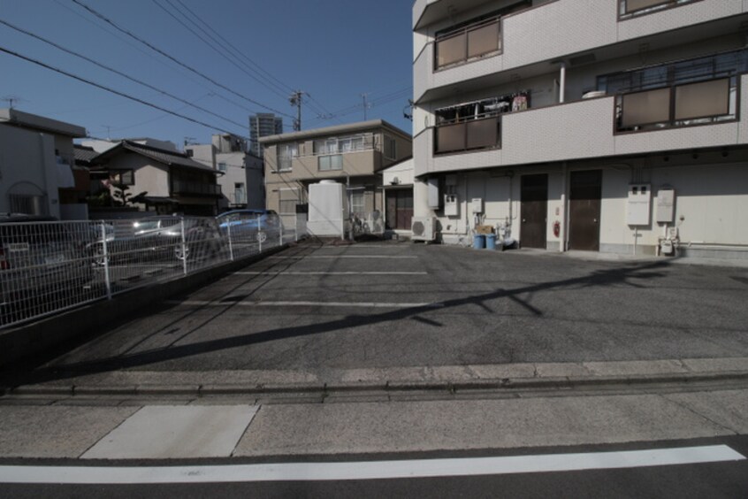 駐車場 エクセル覚王山