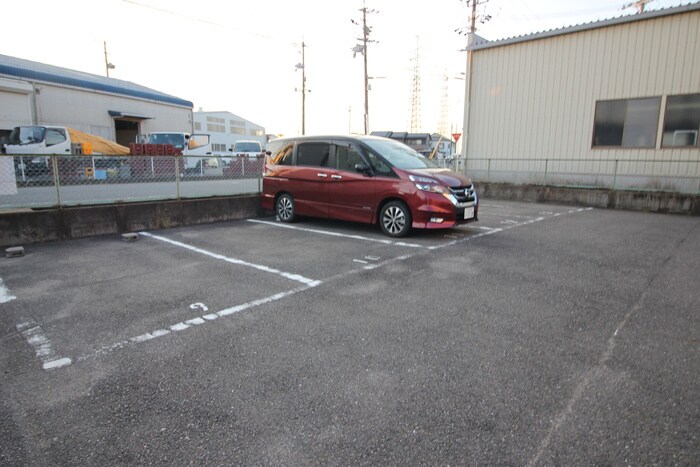 駐車場 メゾン酒井B