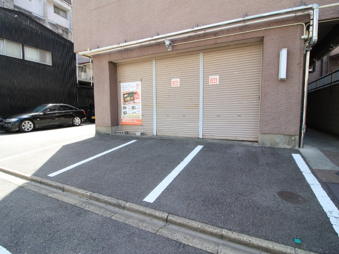 駐車場 内山ビル