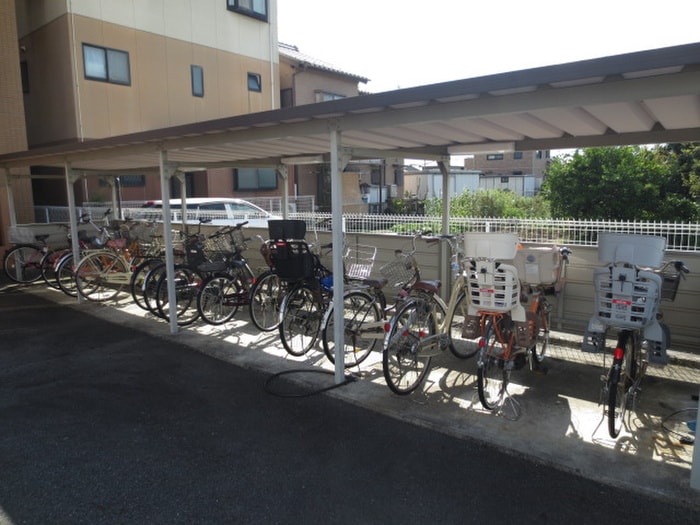 駐輪場 サンヒルズ高田