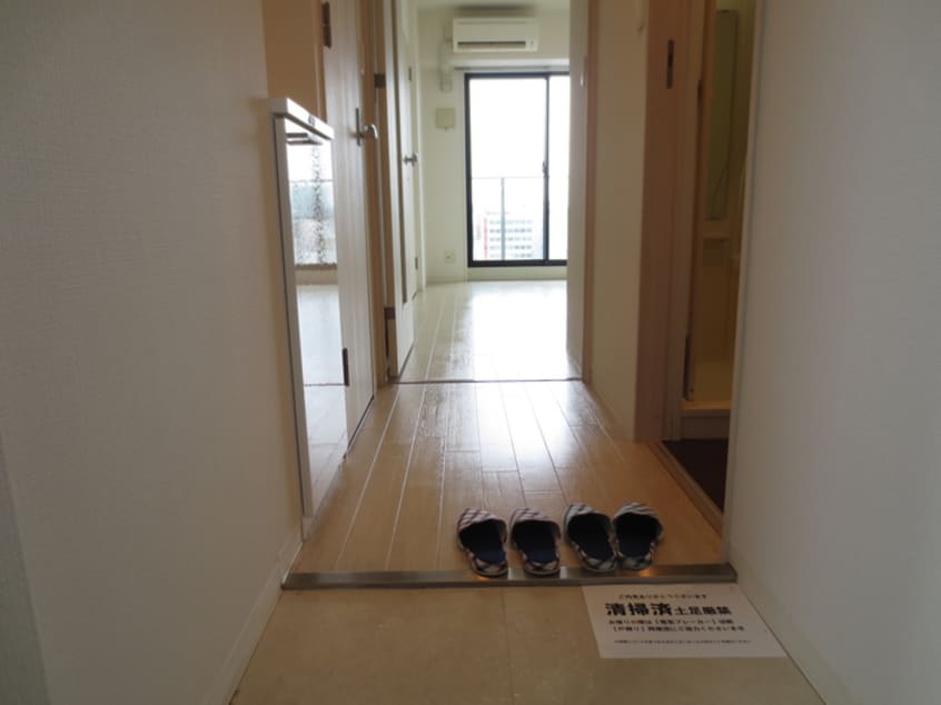 玄関 スクエア・アパ－トメント