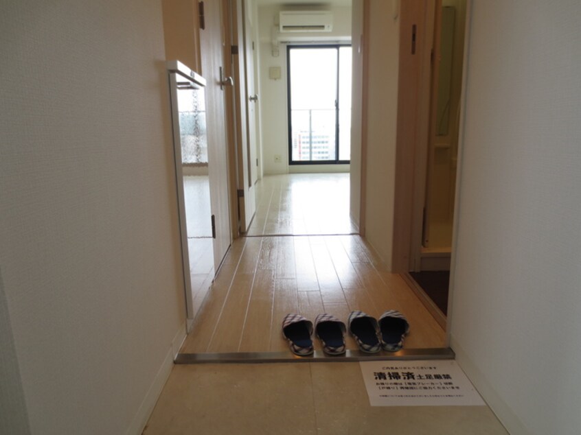 玄関 スクエア・アパ－トメント