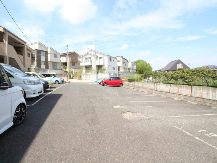 駐車場 ファミ－ルはらた２