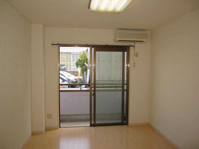 内観写真 パ－クサイド出川