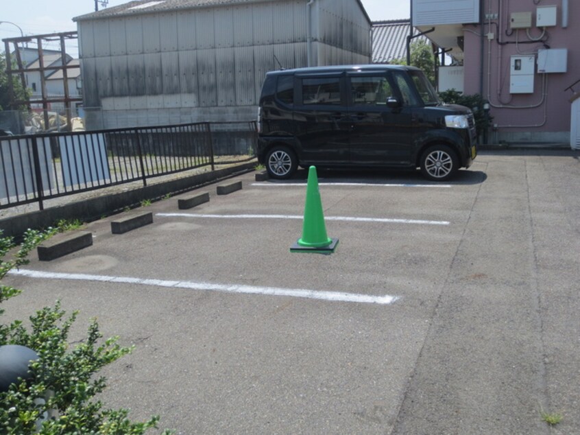 駐車場 パ－クサイド出川