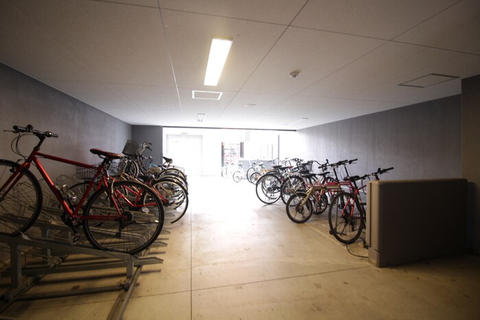 駐輪場 プレサンス栄フレイヤ(502)