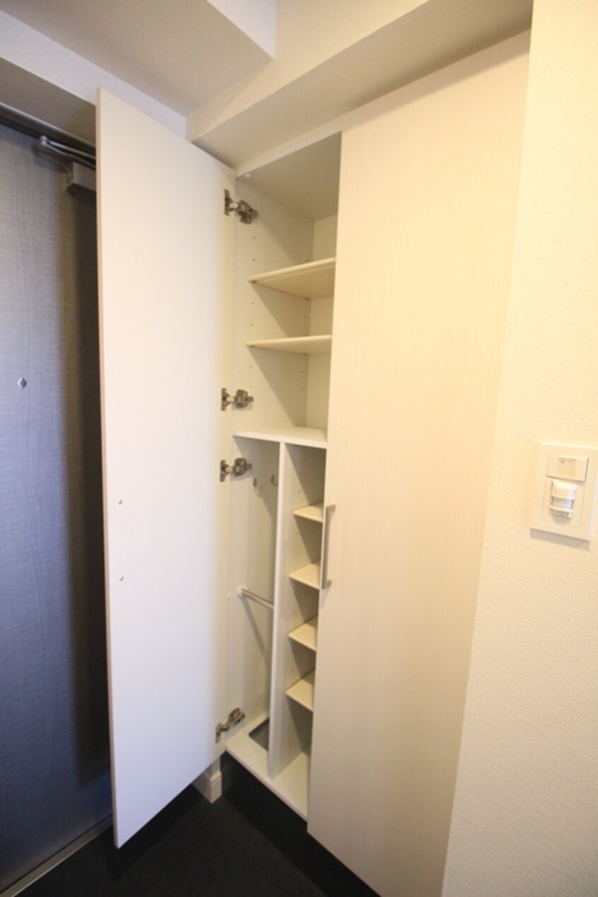 靴箱 ﾌｧｽﾃｰﾄ名古屋駅前ﾄﾞﾘｰﾑ(1406)