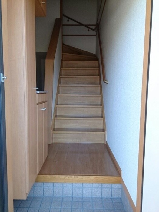 玄関 ミルト二アＢ