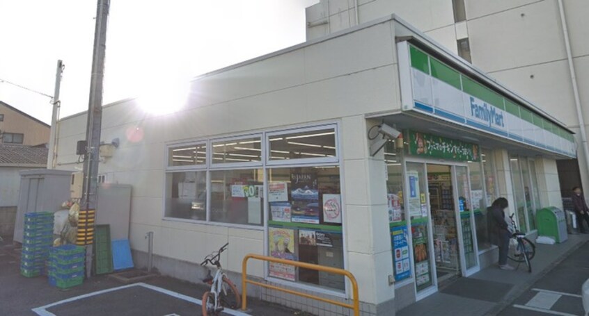 ファミリーマート(コンビニ)まで117m マスゼンビル