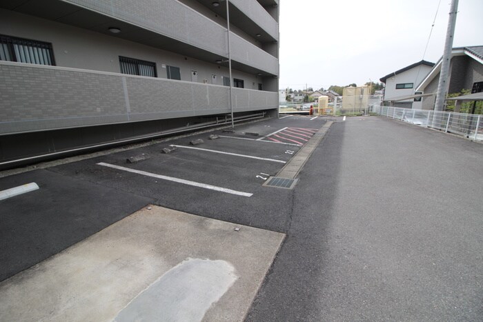 駐車場 クレイントータス